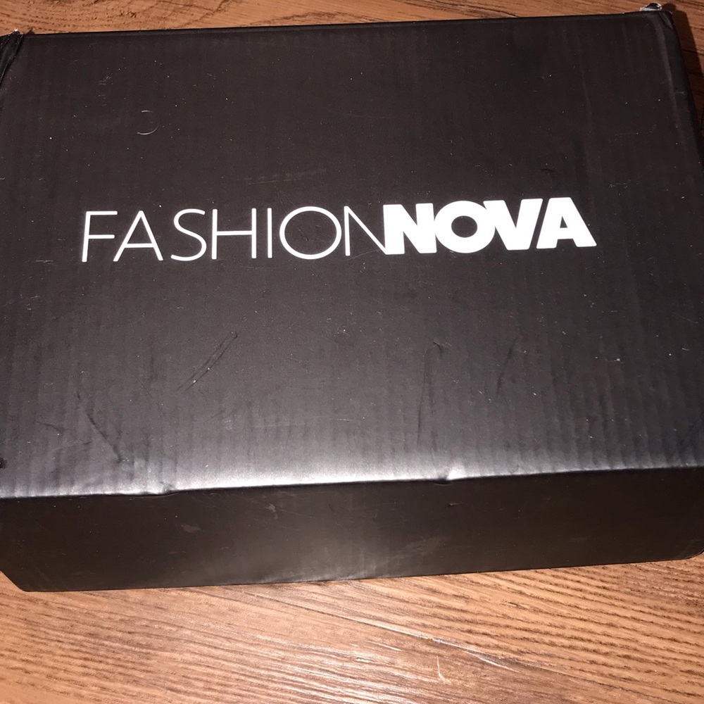 Beautiful BRAND NEW CINDERELLA SHOES SIZE 8 clear Strap Block Heel Sandals - Picture 8 of 13